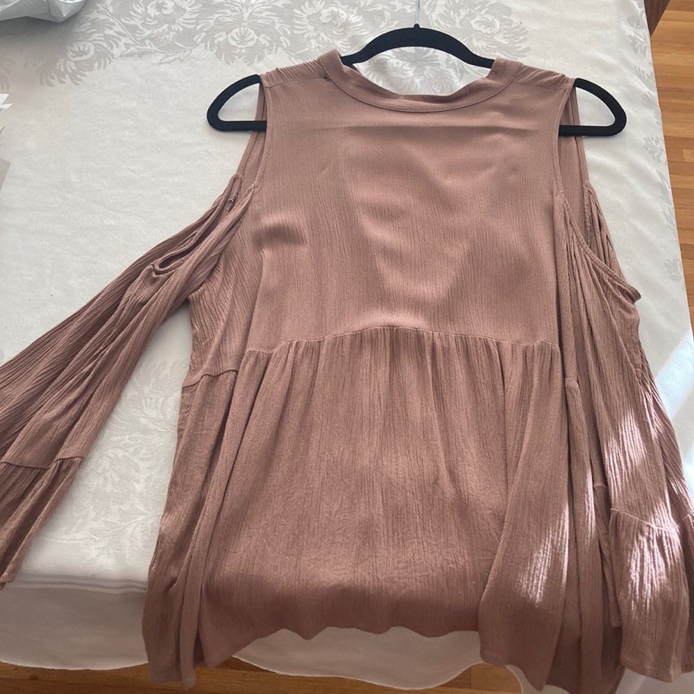 American Eagle Outfitters Dusty Rose Cold-Shoulder Blouse